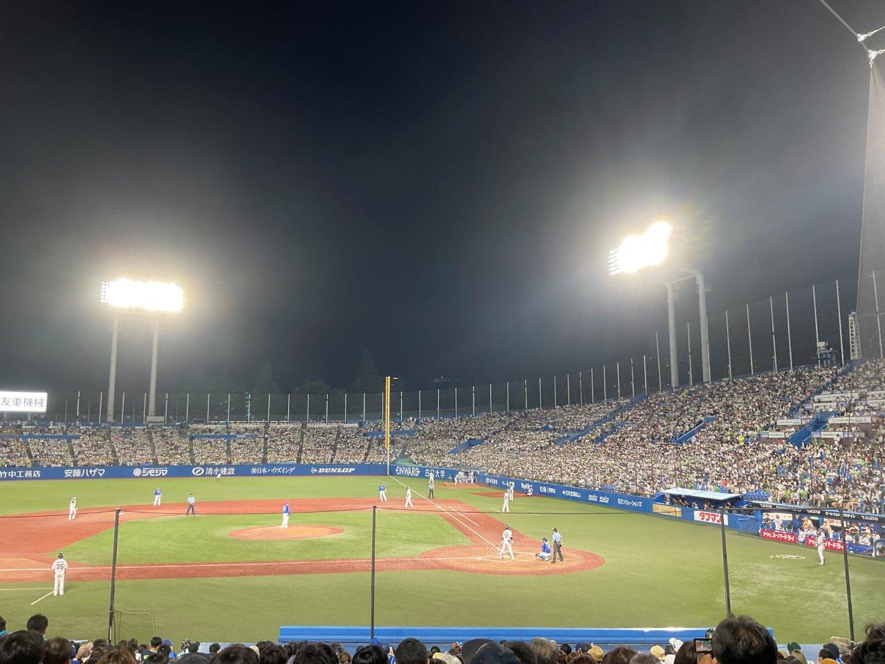 8/24（水）18時　東京ヤクルト対広島　明治神宮野球場　2022　セ・リーグ公式戦の画像