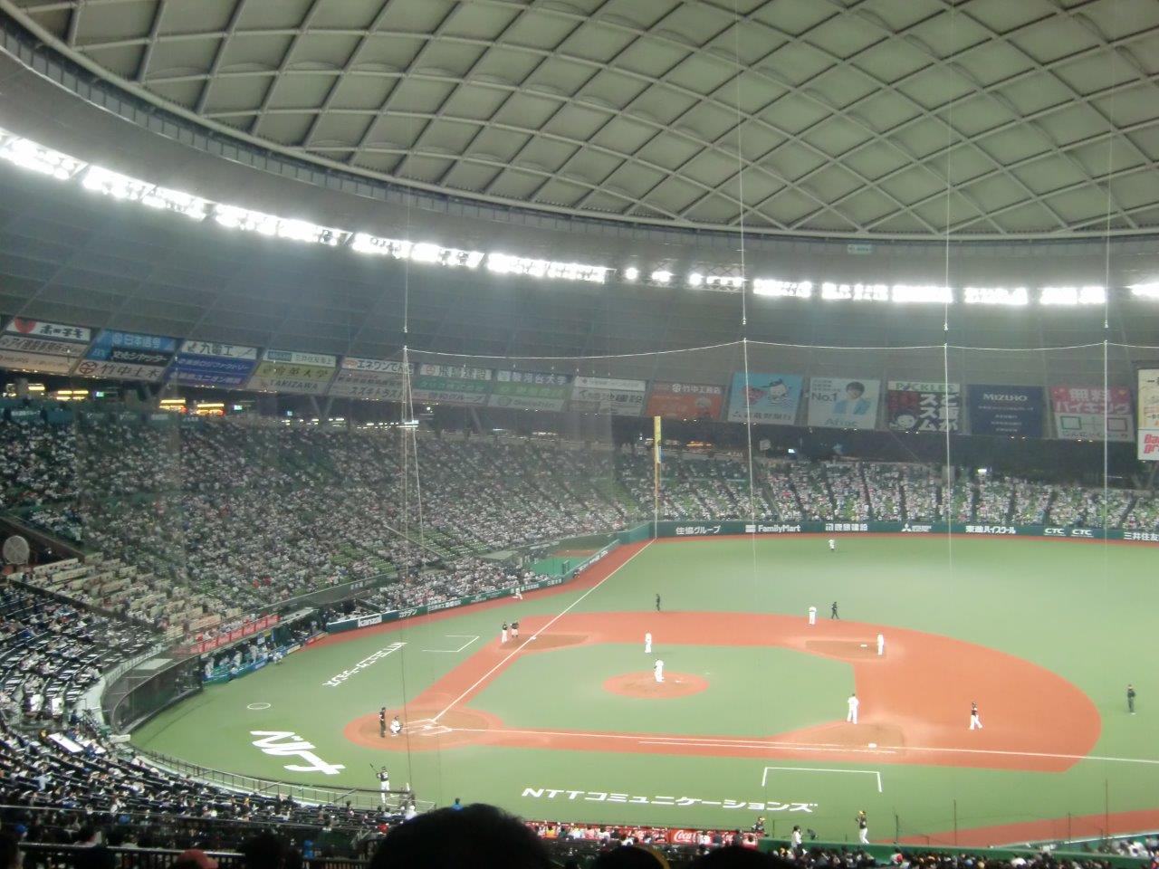 5/4（木・祝）13時　埼玉西武対北海道日本ハム　小学生以下外崎修汰監修キッズグローブプレゼント　ベルーナドームの画像